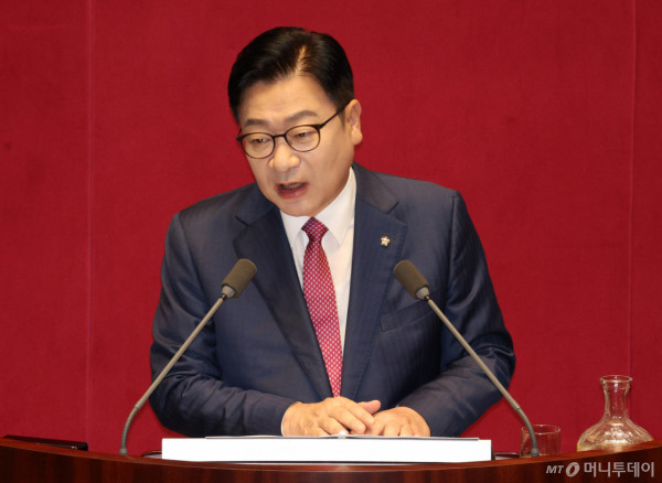 [서울=뉴시스] 고범준 기자 = 정점식 국민의힘 원내대표가 8일 서울 여의도 국회에서 열린 제439회 국회(정기회) 제4차 본회의에서 국정에 관한 교섭단체 대표연설을 하고 있다. 2026.09.08. bjko@newsis.com /사진=고범준